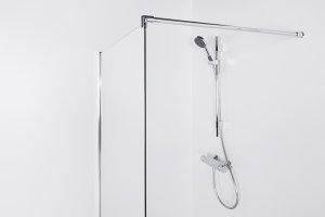 Dušo sienelė Brasta Glass Nero Cube 90x2000 skaidrus stiklas