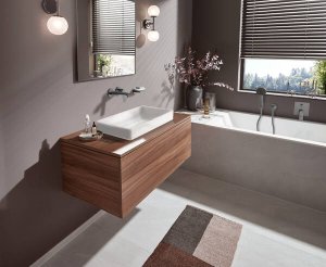 Dekoratyvinė dalis potinkiniam vonios/dušo maišytuvui HANSGROHE Vivenis, spalva - šlifuoto juodo chromo (brushed black chrome)