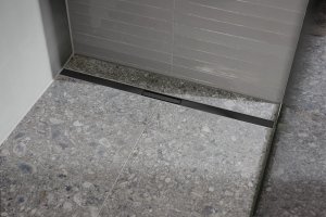 Dušo latako grotelės Geberit CleanLine30 130cm, juodos spalvos