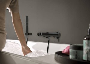Vonios/dušo maišytuvas HANSGROHE Finoris, spalva - brushed black chrome