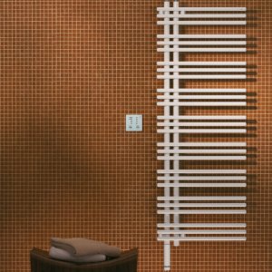 Rankšluosčių džiovintuvas Zehnder Yucca Asymmetric 1304x478 baltos spalvos