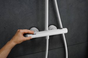 Termostatinė dušo sistema HANSGROHE Pulsify S Puro 260, 1 srovės, spalva - balta matinė (matt white)