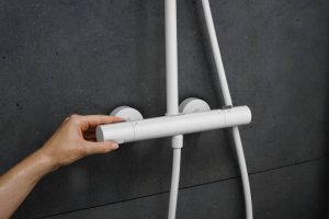 Termostatinė dušo sistema HANSGROHE Pulsify S Puro 260, 1 srovės, spalva - balta matinė (matt white)