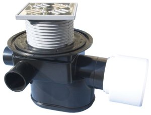 Trapas vidaus patalpoms DN75/110 horizontalus su atbuliniu vožtuvu ir 3 papildomais įvadais DN40/50 (užaklinti) , n.pl. grotelės 123x123mm