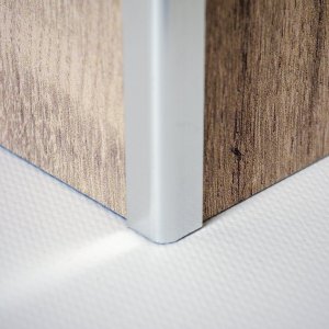 Profilis išorinis 90°  3x2550 mm, skirtas Vipanel montavimui