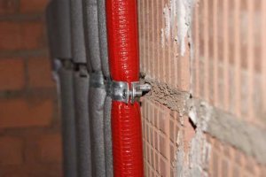 Metalinis vamzdžio laikiklis 1 1/2" (47-54)