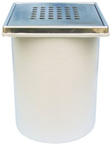 Uždedamas elementas su "Quadra"  grotelėmis 150x150mm /138x138mm, su varžtais